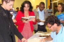 Dia 27 – Noite de Autógrafos – escritor – Arlindo Lourenço da Silva